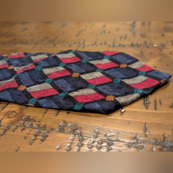 Krizia 100% Silk Patterned Geometric Tie - Picture 2 of 11